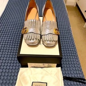 Authentic Gucci Marmont kiltie pump 37 1/2 Silver (Argento) Gently worn.